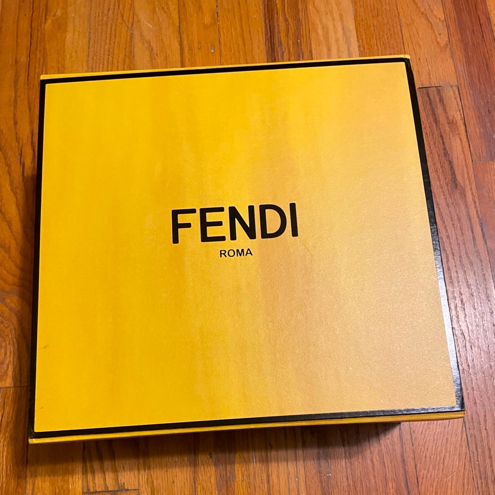 Fendi box - Medium size